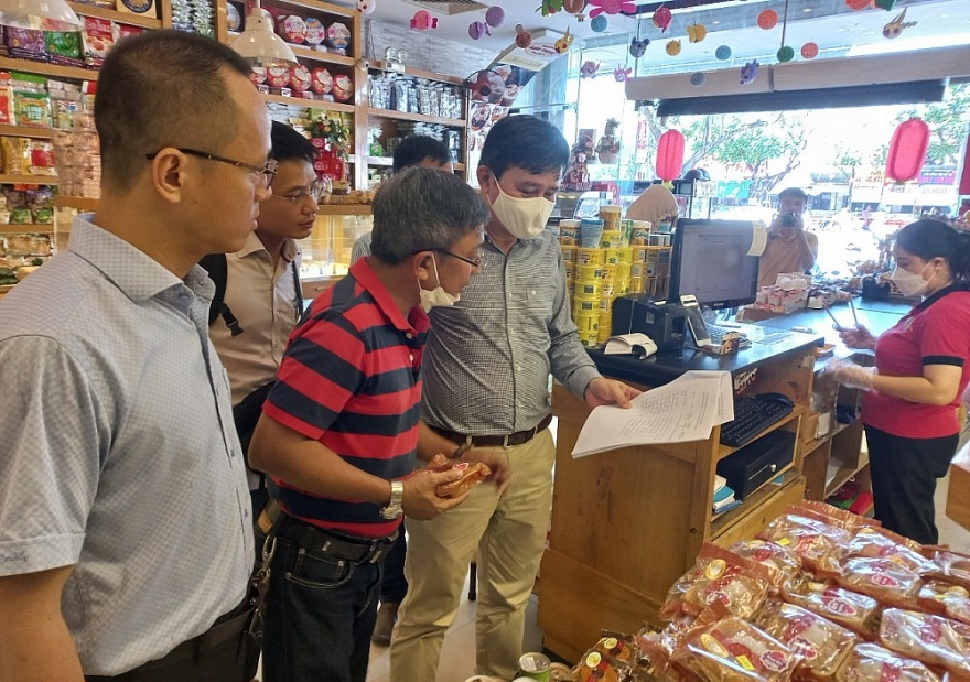 Kiểm tra công tác hậu kiểm an toàn thực phẩm tại Thừa Thiên Huế