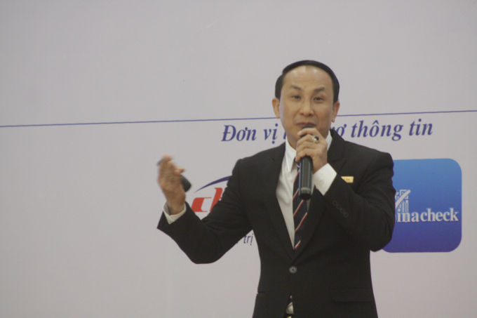 Ông Nguyễn Viết Hồng - Chủ tịch HĐQT kiêm Tổng Giám đốc Vina CHG, công ty chuyên cung cấp giải pháp chống hàng giả phát biểu tại hội thảo.