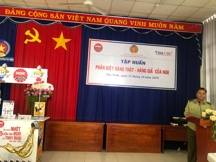 Đại diện Quản lý thị trường Tây Ninh chia sẻ về lợi ích của buổi tập huấn.