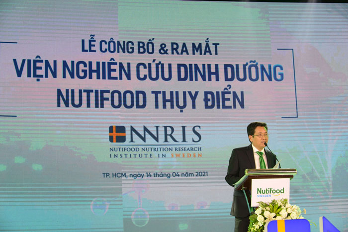Ông Trần Thanh Hải - Chủ tịch HĐQT tập đoàn Nutifood phát biểu khai mạc và vinh dự công bố ra mắt Viện nghiên cứu dinh dưỡng Nutifood Thuỵ Điển NNRIS