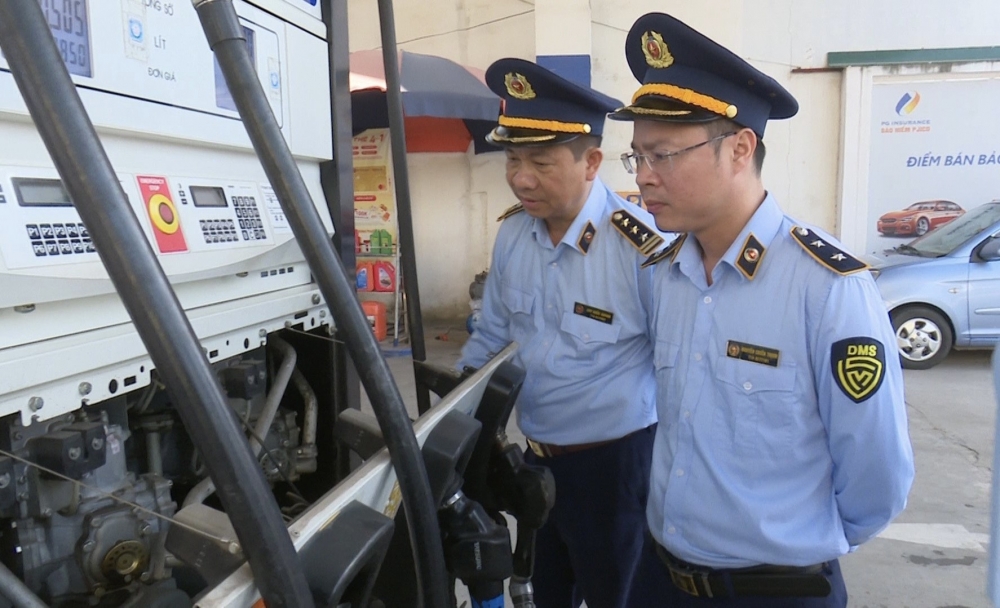 Giám sát hàng loạt cửa hàng xăng dầu tại thành phố Thái Nguyên