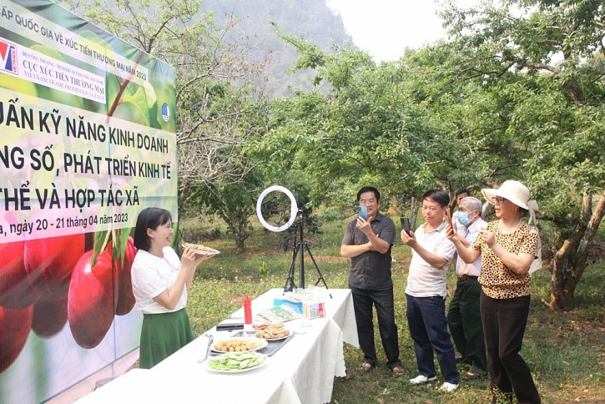 Đồng hành, hỗ trợ hợp tác xã Sơn La kinh doanh nông sản trên nền tảng số