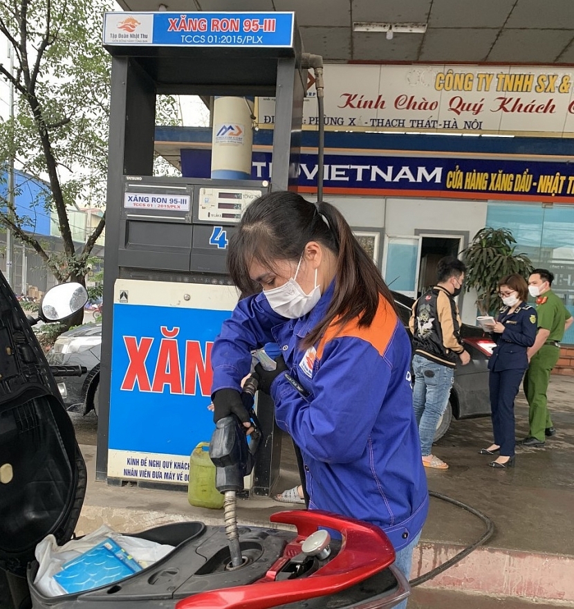 Chuyển Công an điều tra vụ cửa hàng bán xăng kém chất lượng tại Hà Nội