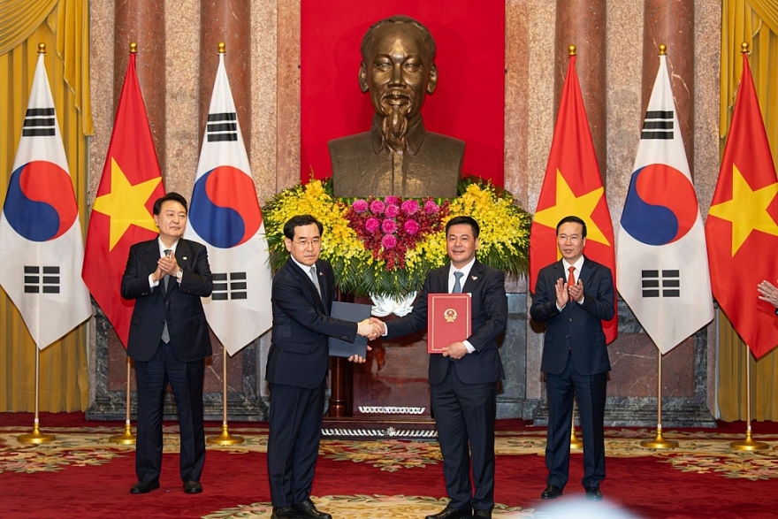 Trao văn kiện hợp tác với Hàn Quốc trong khuôn khổ chuyến thăm của Tổng thống Hàn Quốc tới Việt Nam