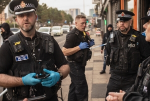 Cảnh sát bắt lô hàng giả trị giá 5 triệu bảng tại Anh